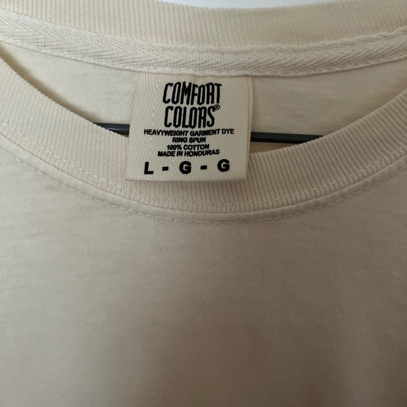 “In my auntie era” comfort colours shirt - Picture 2 of 3